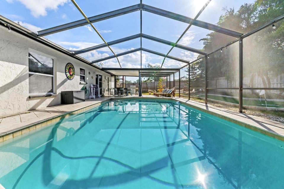 Poolside Fun Games Perfect Family Escape House in Largo