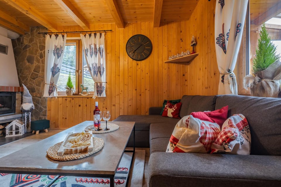 Living room, Seating area, Food
