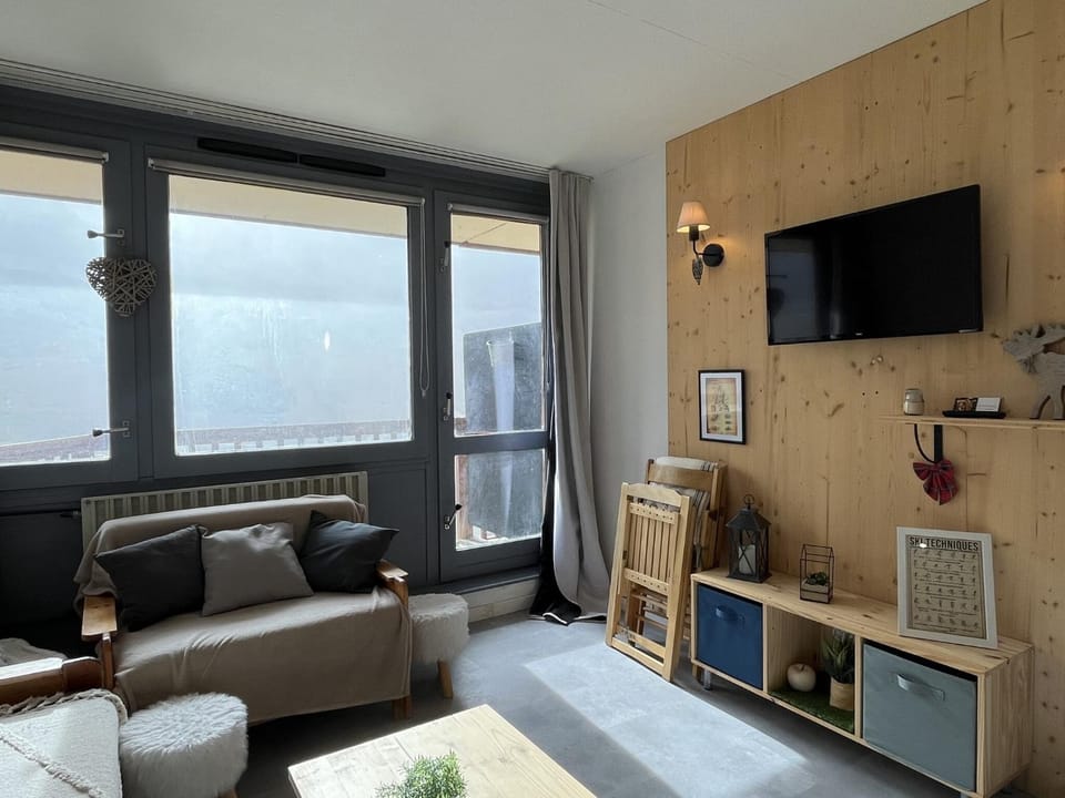 Bed, Bathroom