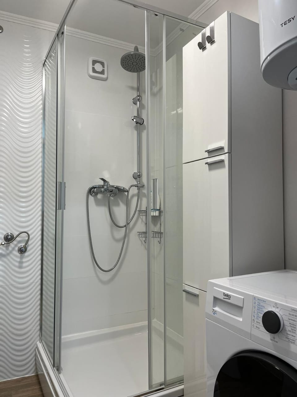 Shower, Bathroom, washing machine, dryer