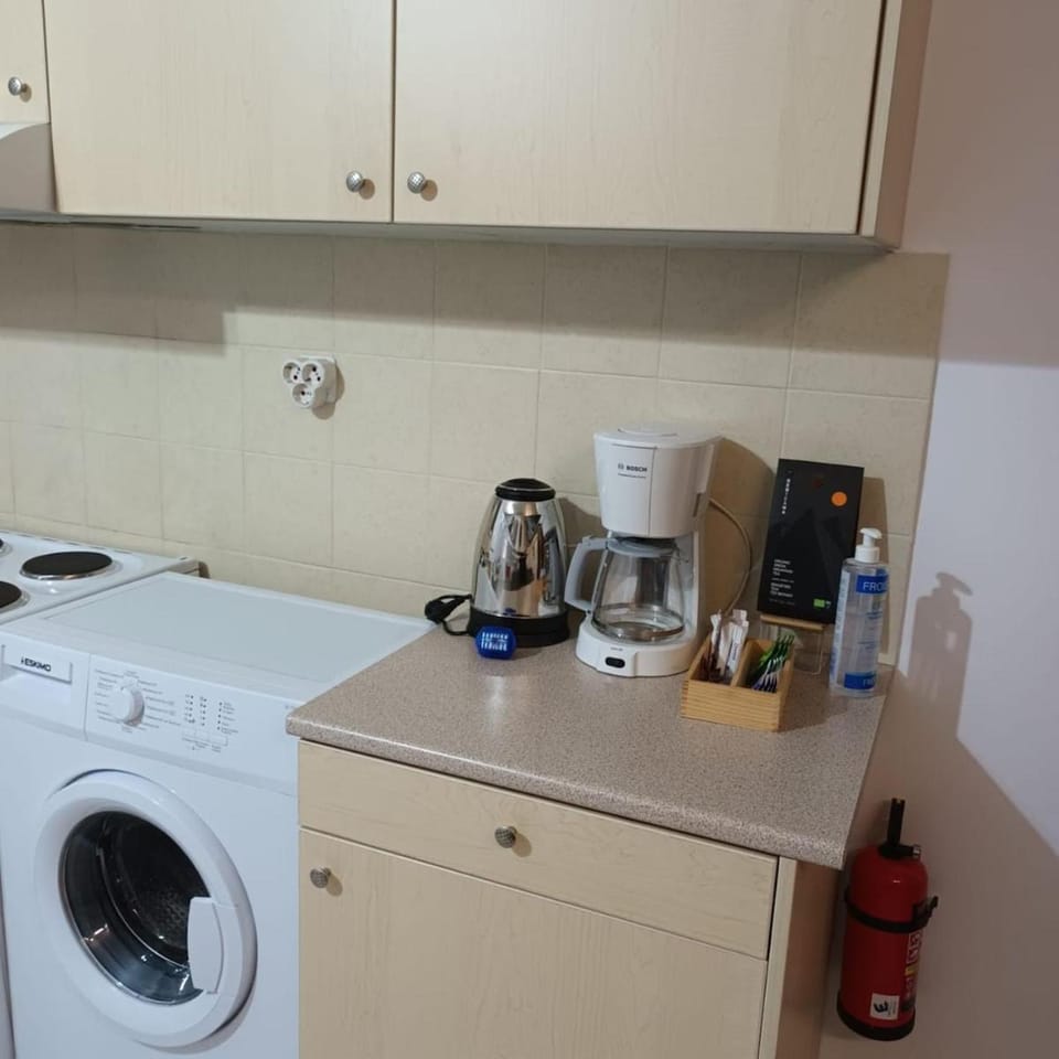 Coffee/tea facilities, washing machine