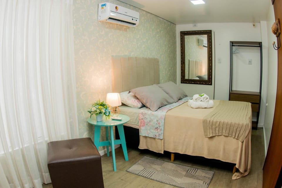 Bed, Photo of the whole room, towels, air conditioner