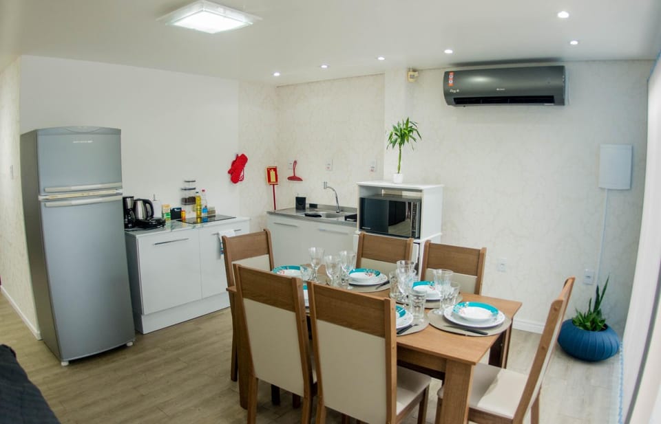 Coffee/tea facilities, Kitchen or kitchenette, Seating area, Dining area, pet friendly, stove, toaster, air conditioner