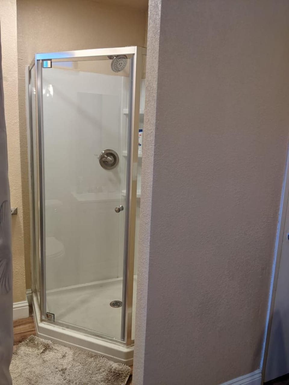 NARVAEZ COZY room with a private bathroom and private entrance House in San Jose