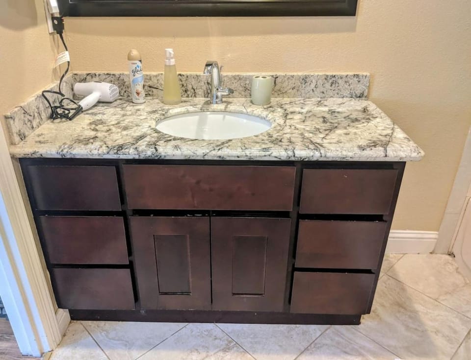 NARVAEZ MASTER room private entry and bathroom House in San Jose