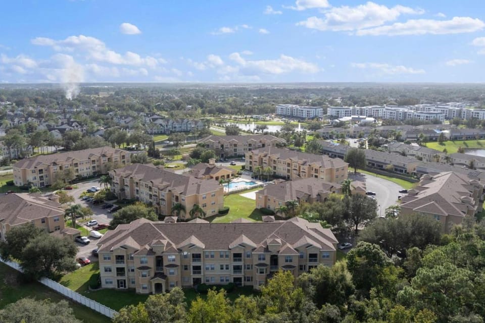 2 BR Condo APT Heated Pool HotTub King Bed 414TR Apartment in Loughman