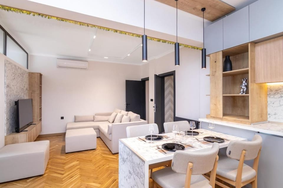 Living room, Seating area, Dining area, air conditioner