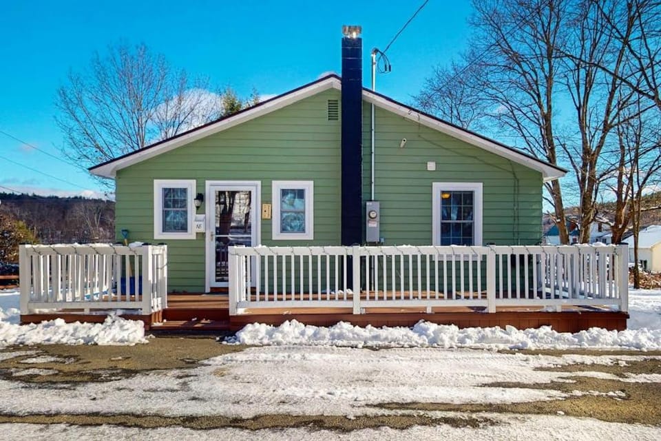 Strollski Cottage House in Ludlow