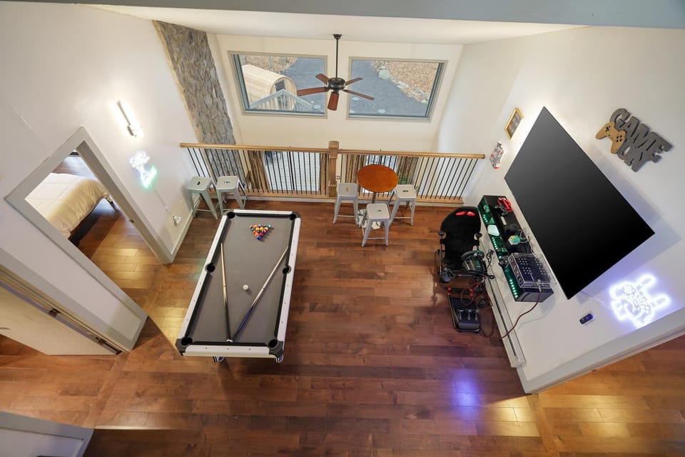 Billiard, Game Room