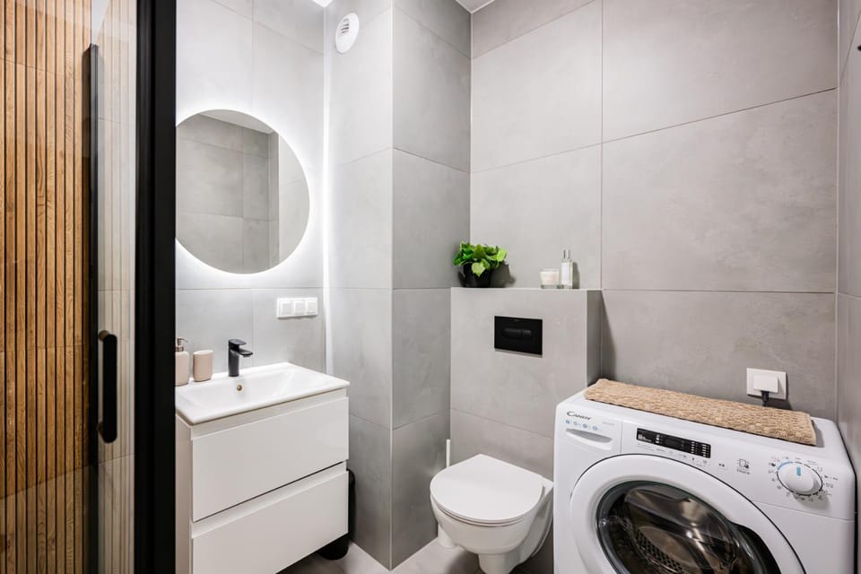 Shower, Bathroom, towels, washing machine