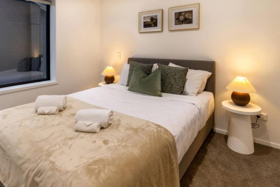 10 Salisbury Cosy 2-Bed Retreat House in Christchurch