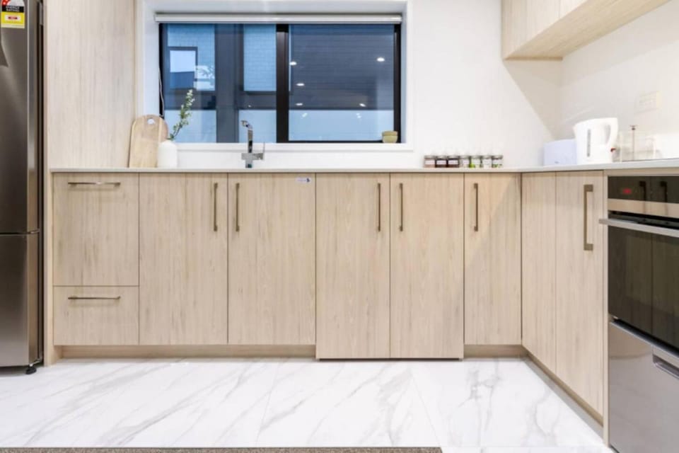 10 Salisbury Cosy 2-Bed Retreat House in Christchurch