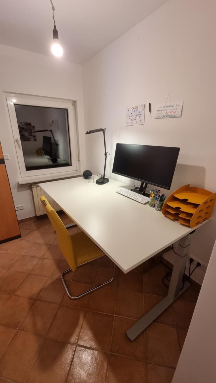 Schnuckeliges Zimmer mit Arbeitsplatz und Gartenblick Vacation rental in Hesse