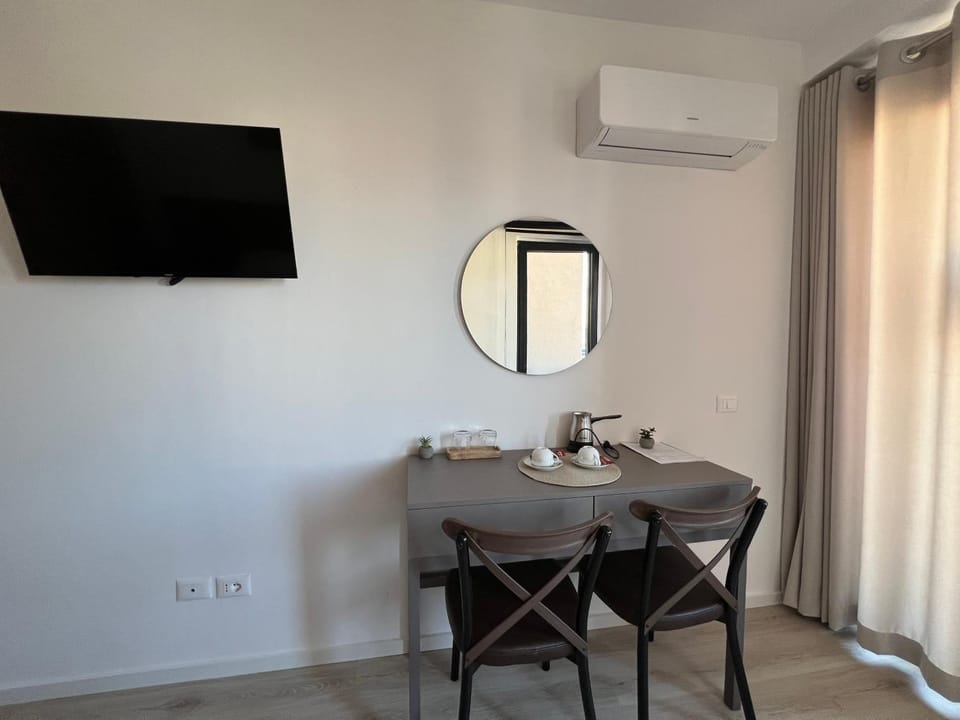TV and multimedia, air conditioner