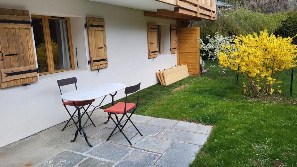 Patio, Spring, Garden