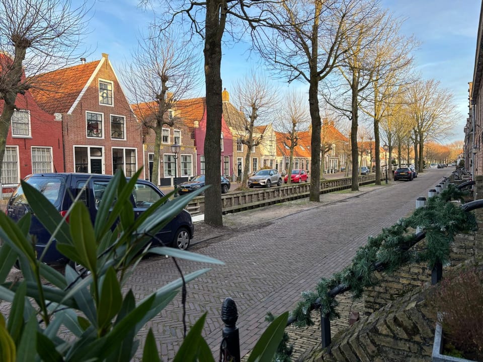 Neighbourhood, Garden, Street view, Parking