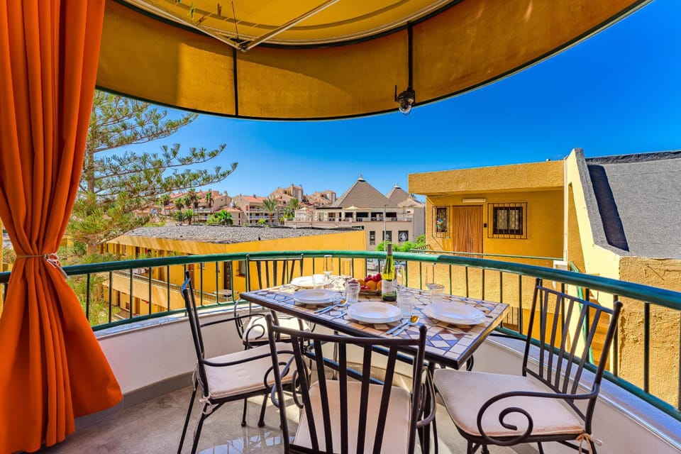 Off site, Balcony/Terrace