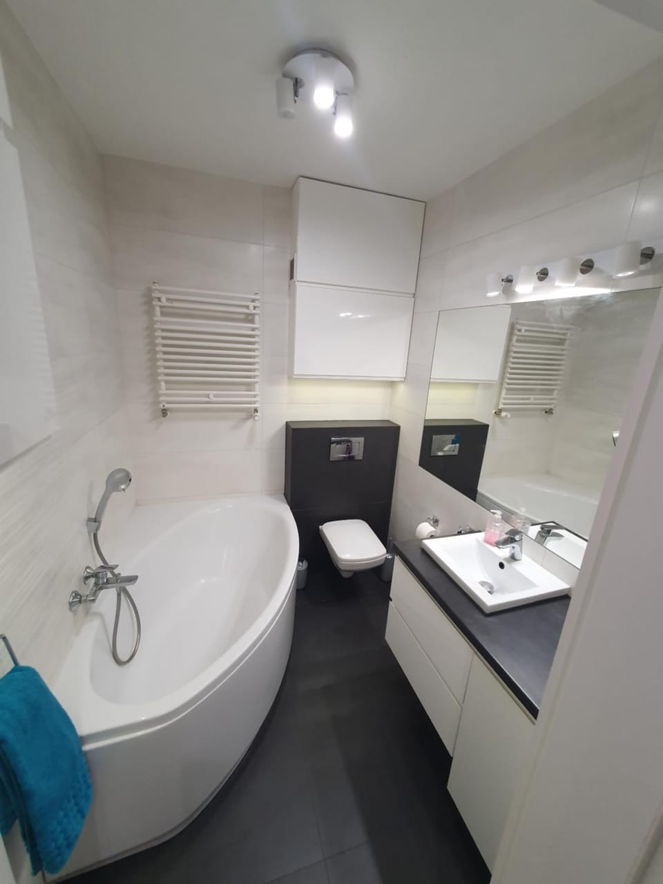 Bathroom, Bath