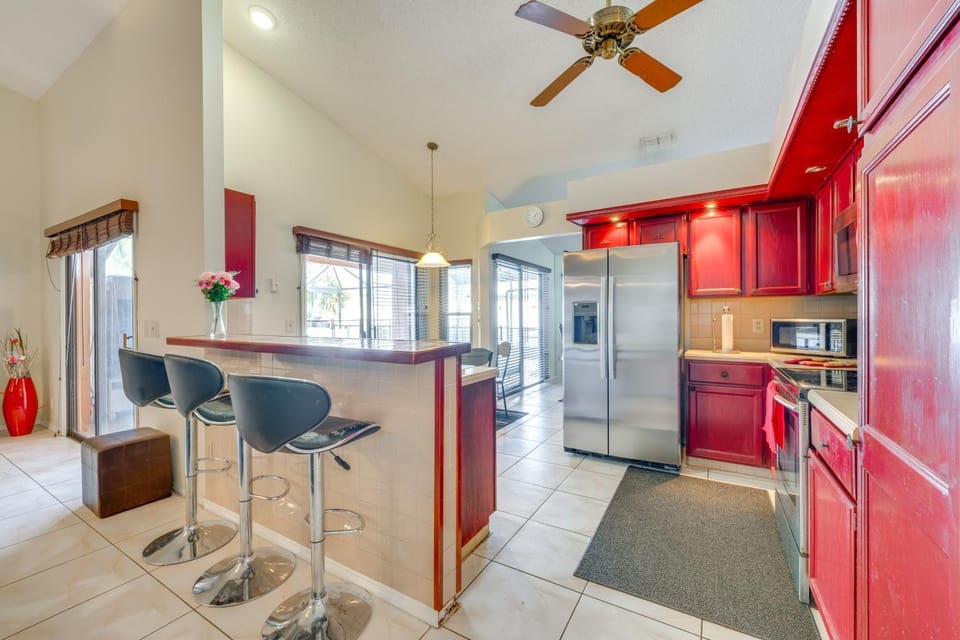 Peaceful Lakeside Living: Orlando Home w/ Patio! House in Orlando
