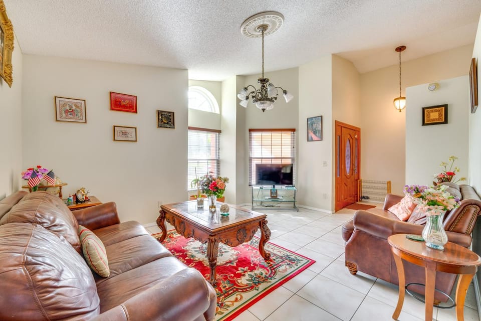Peaceful Lakeside Living: Orlando Home w/ Patio! House in Orlando