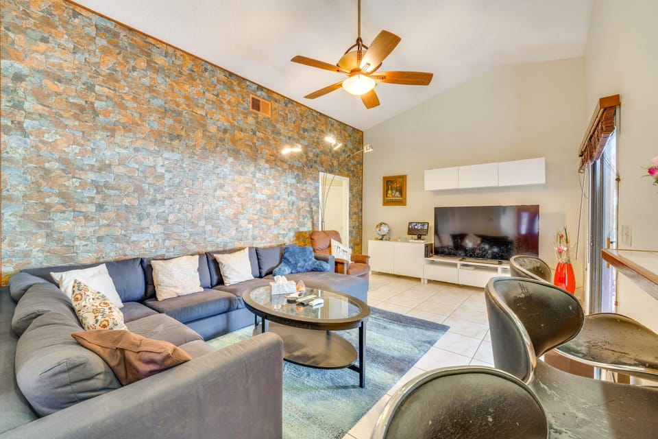 Peaceful Lakeside Living: Orlando Home w/ Patio! House in Orlando