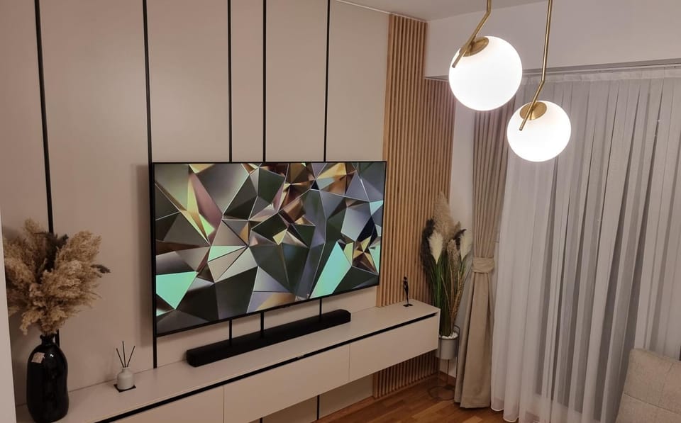 Communal lounge/ TV room, TV and multimedia, Living room, Evening entertainment