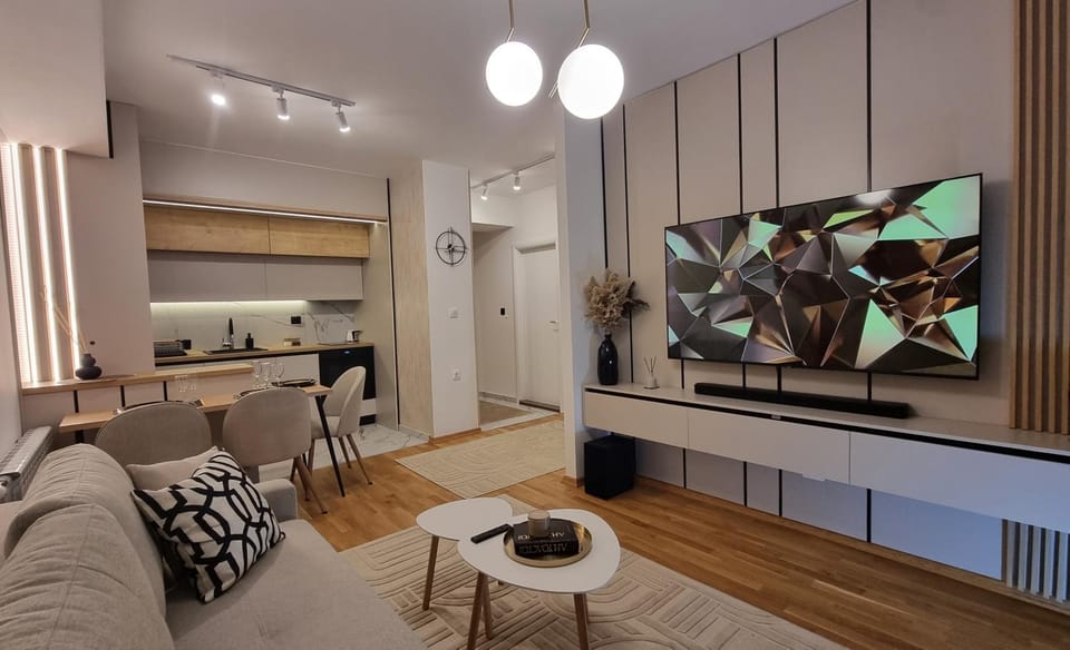 Communal lounge/ TV room, TV and multimedia, Kitchen or kitchenette, Living room, Seating area, Evening entertainment, stove