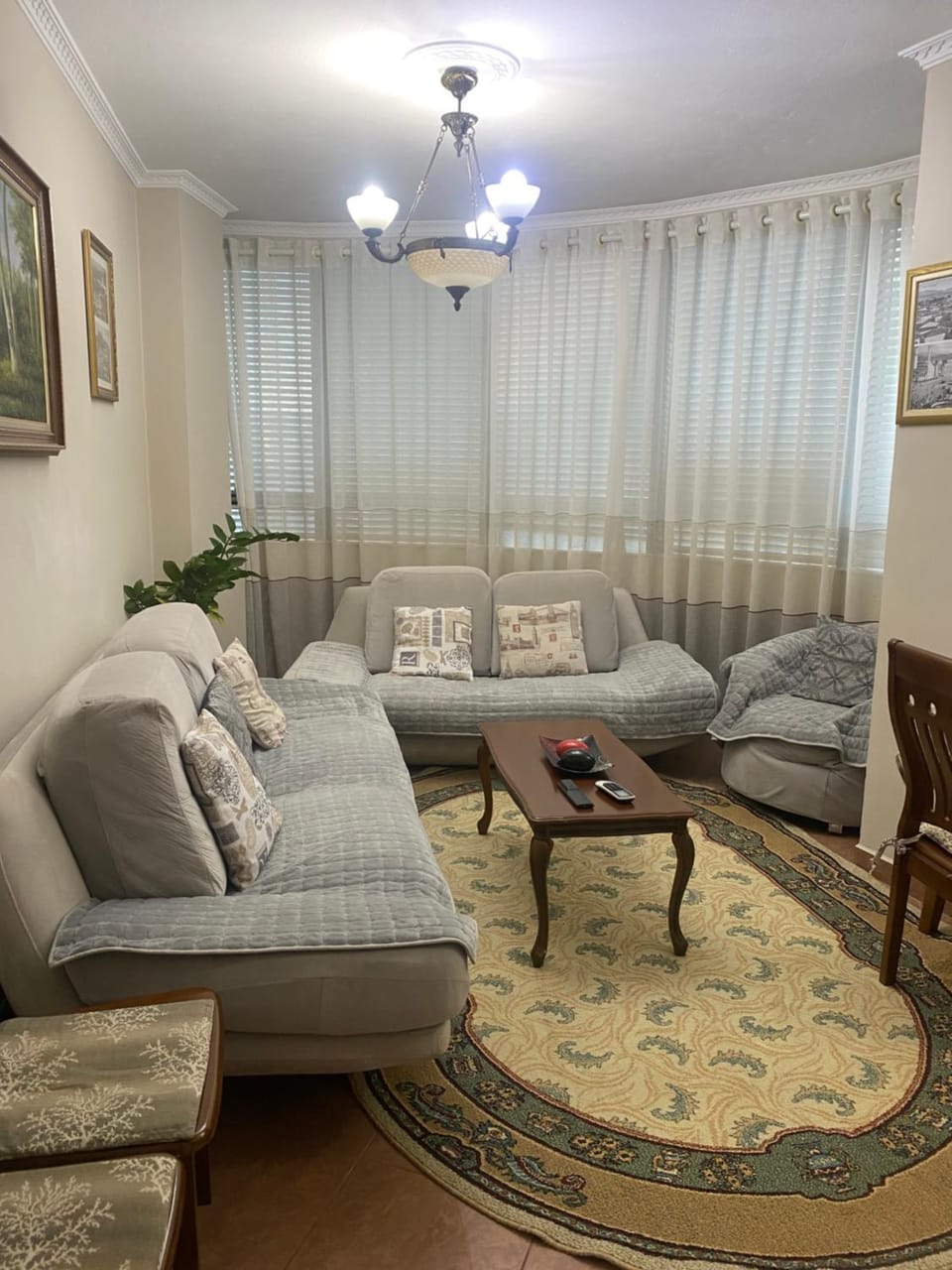 Living room, Seating area
