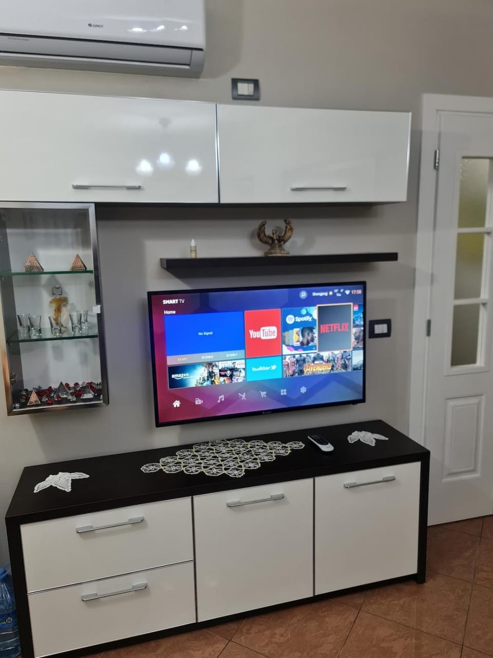 Communal lounge/ TV room, TV and multimedia, Evening entertainment