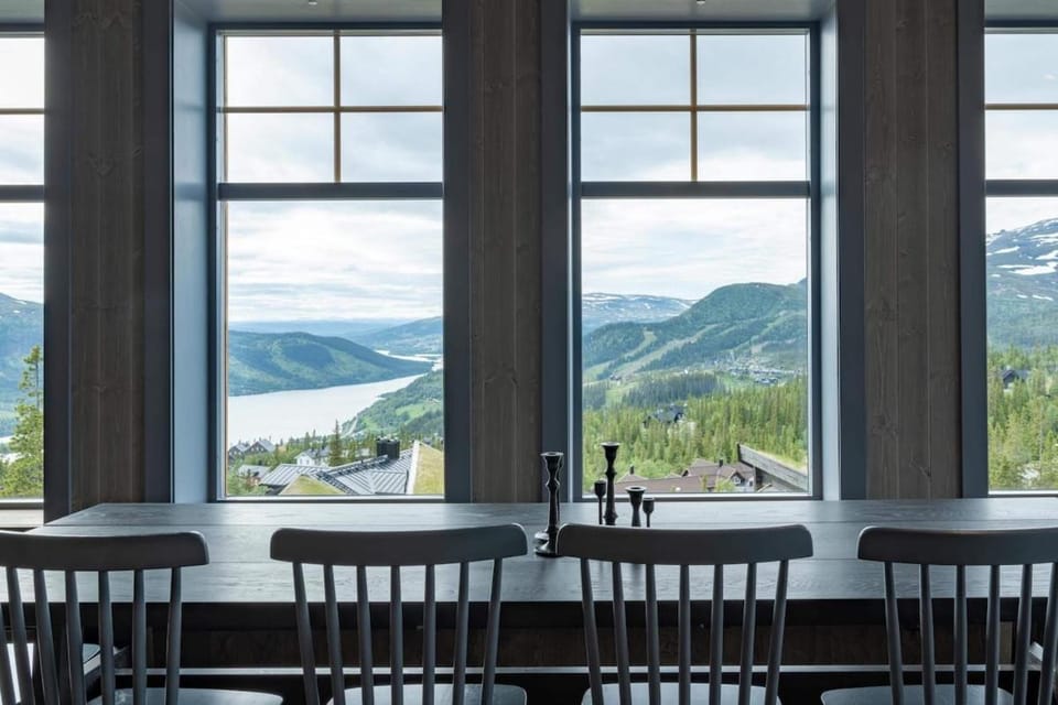 Dining area, Mountain view