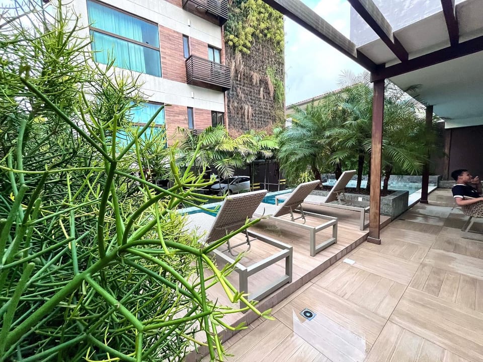 Residencial Praça Cinco - Flats a 200m do mar no Centro Porto de Galinhas por Yolo Apartment in Ipojuca
