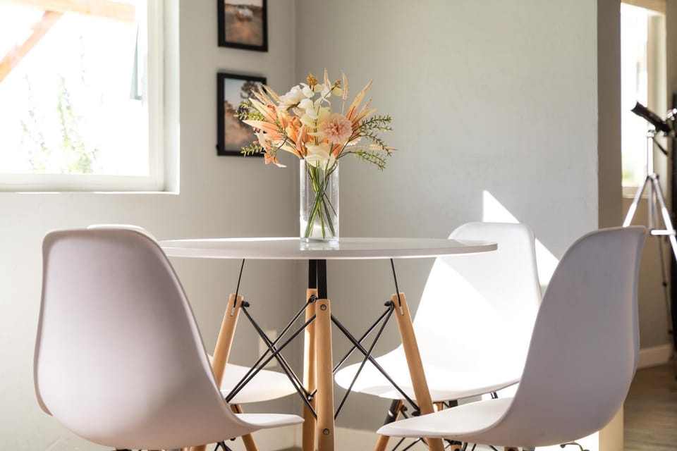 Kitchen or kitchenette, Seating area, Dining area, Breakfast, kitchen, kitchen