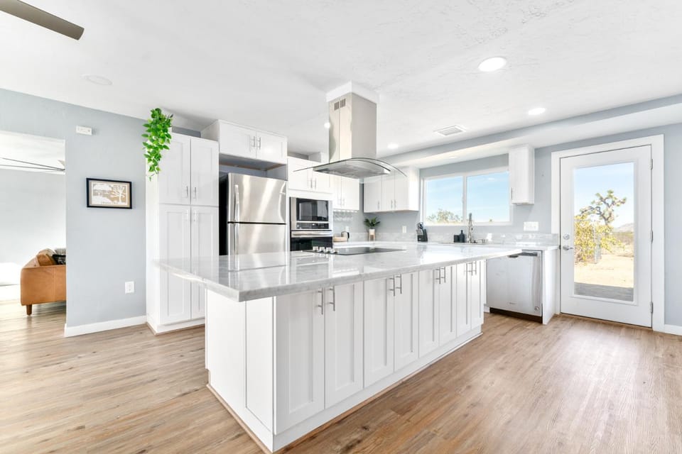 Kitchen or kitchenette, Dining area, dishwasher, oven, stove, stove, kitchen, kitchen