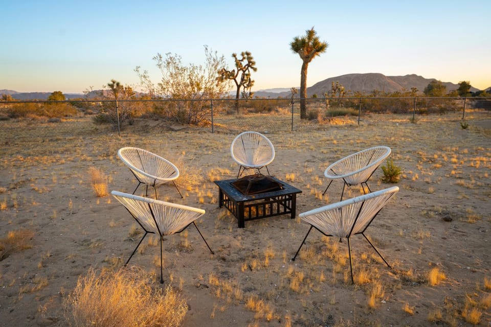Desert Oasis - Firepit, Stargazing, Kitchen Essentials, 5 Acres, & Joshua Trees - Sleeps 6 Comfortably, 7 with Sofa, 9 Maximum House in Southern California