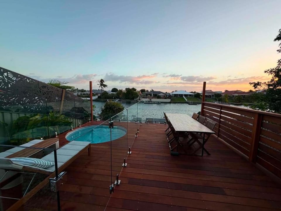 Pet Friendly - Plunge Pool Canal Sunset View - Private Jetty House in Woorim