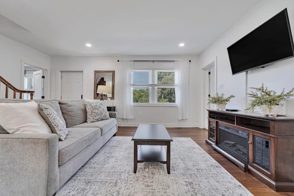 Forest Hil Pet Friendly & Gourmet Kitchen House in Richmond