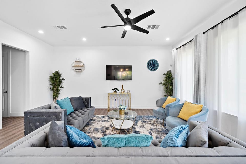TV and multimedia, Living room, Seating area