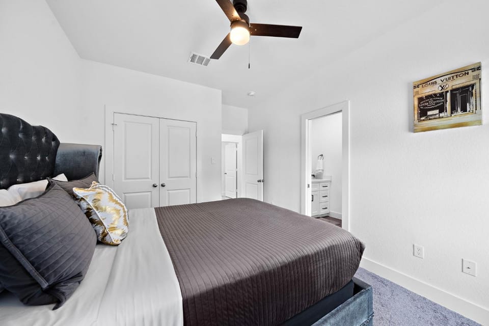 Bed, Bedroom