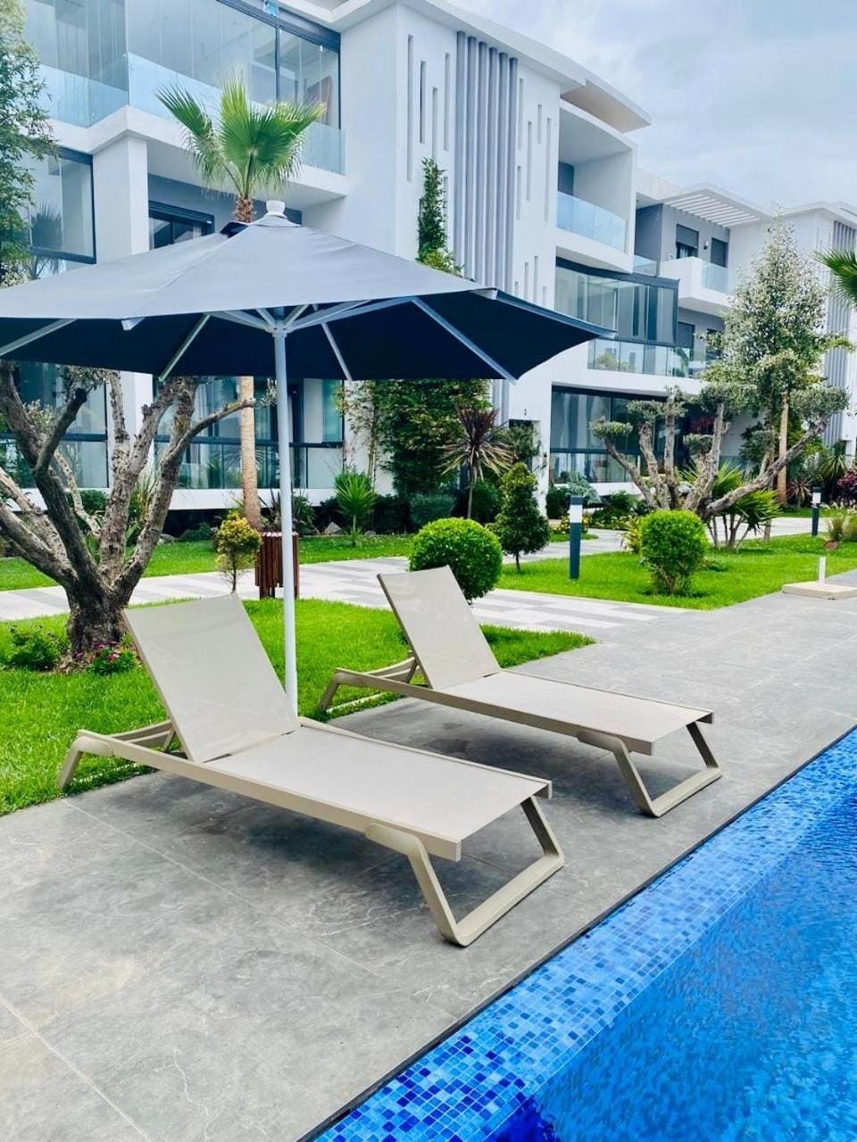 Spring, Day, Garden, Pool view, Swimming pool, sunbed