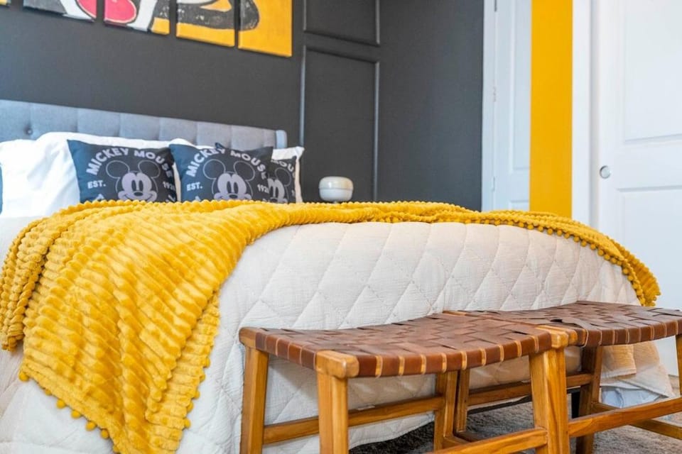Bed, Photo of the whole room, Bedroom