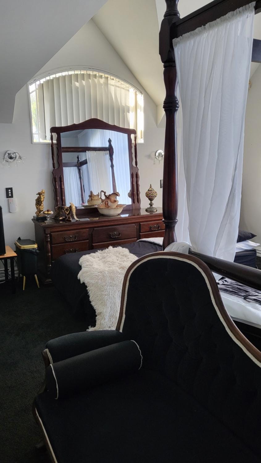 The Luxurious Manor - Very Large Bedroom with Private Ensuite Vacation rental in Auckland