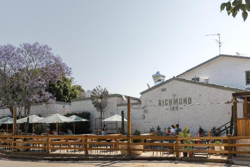 Property building, Restaurant/places to eat