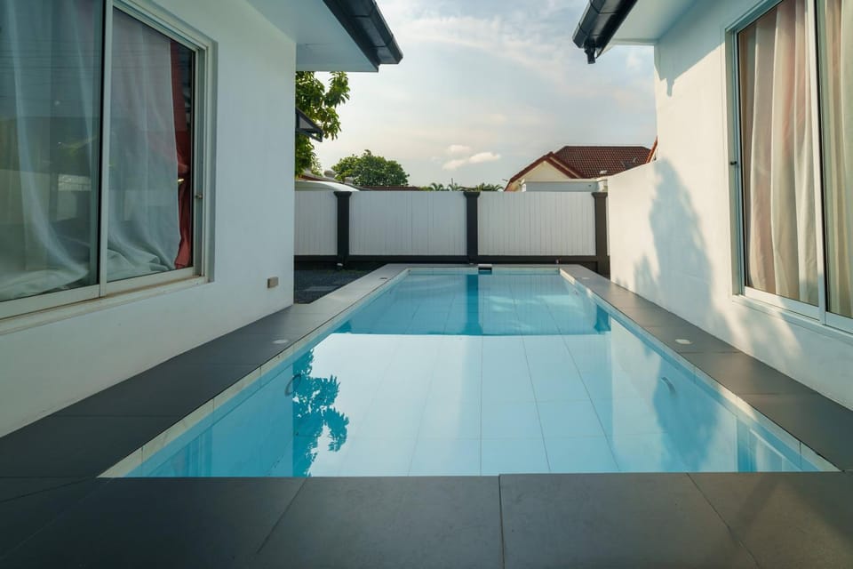 Swimming pool, Swimming pool