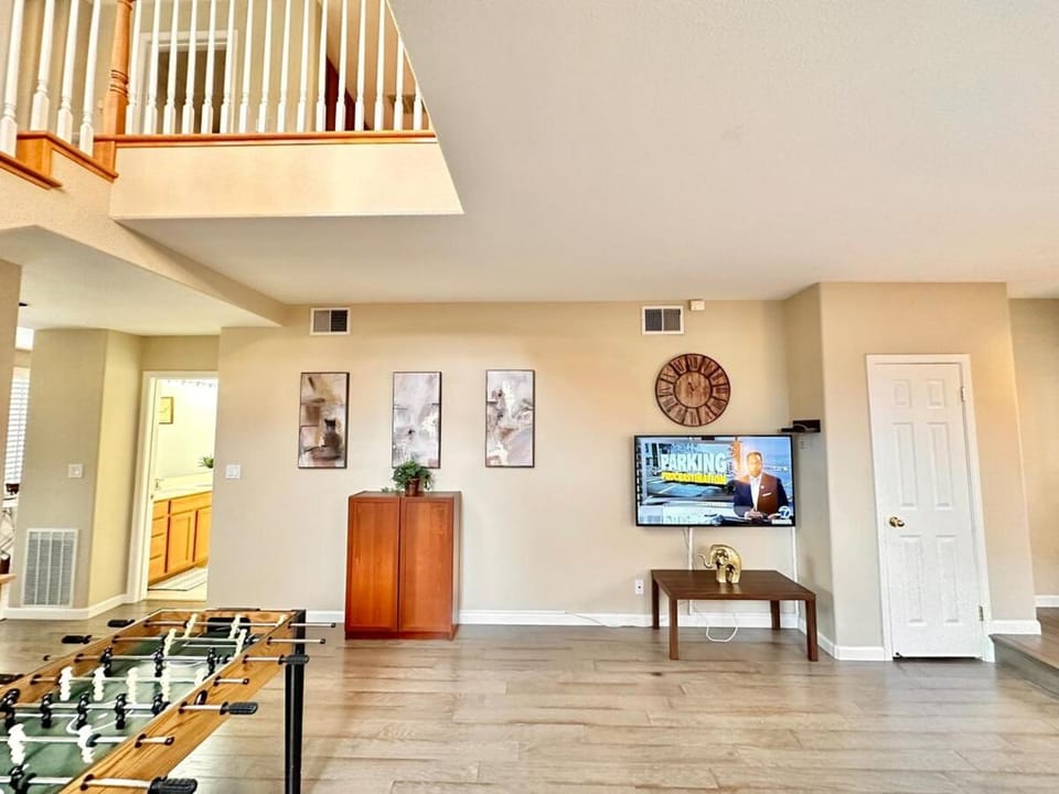 Stunning Oasis Retreat Pool Hot Tub SF Bay Villa in Santa Clara