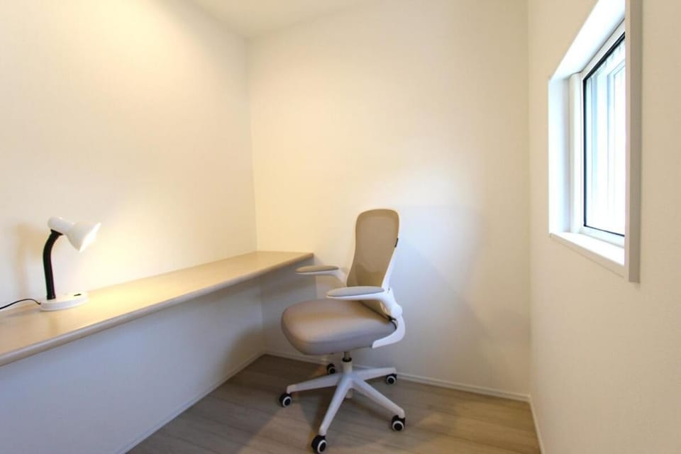 Newly built two-story house! 2 minutes to the station, parking lot, easy access to Disneyland, close to restaurants and shops! House in Chiba Prefecture