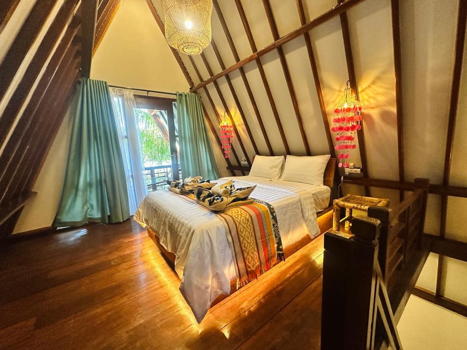 Bed, Balcony/Terrace, Photo of the whole room, air conditioner