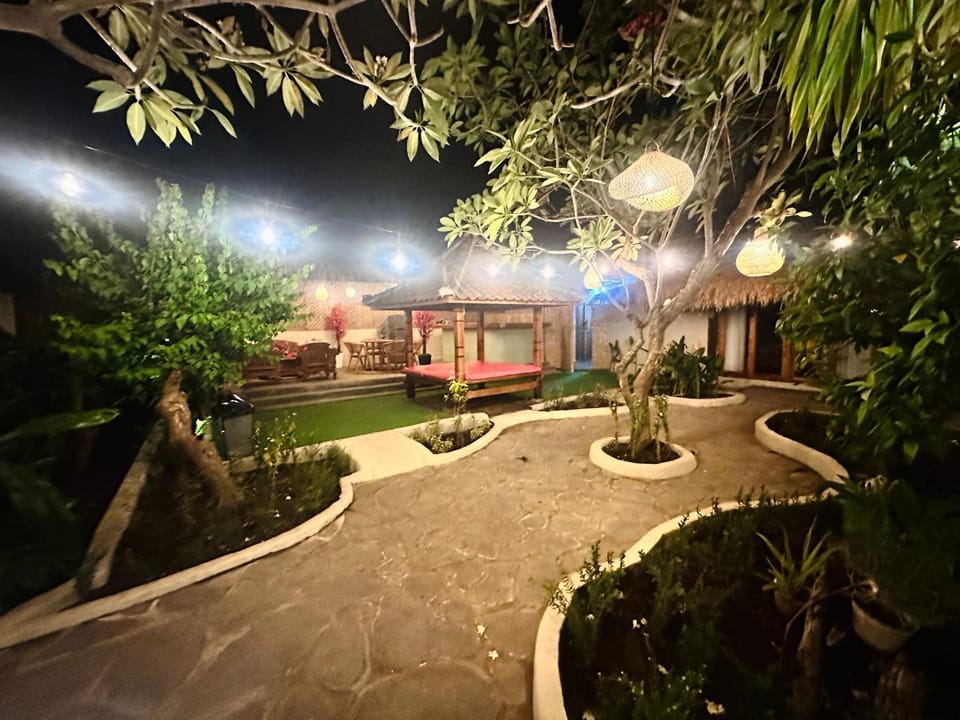 Night, Garden