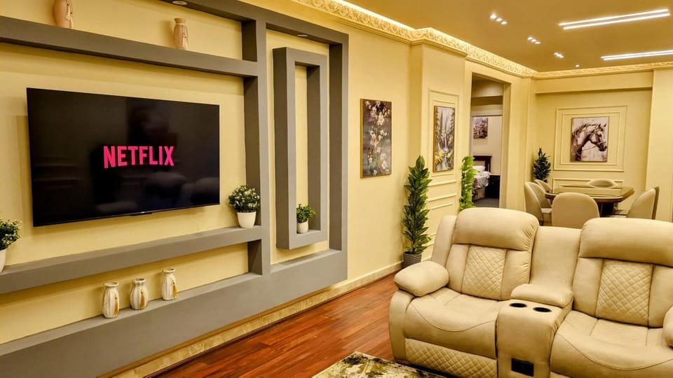 TV and multimedia, Living room, Seating area