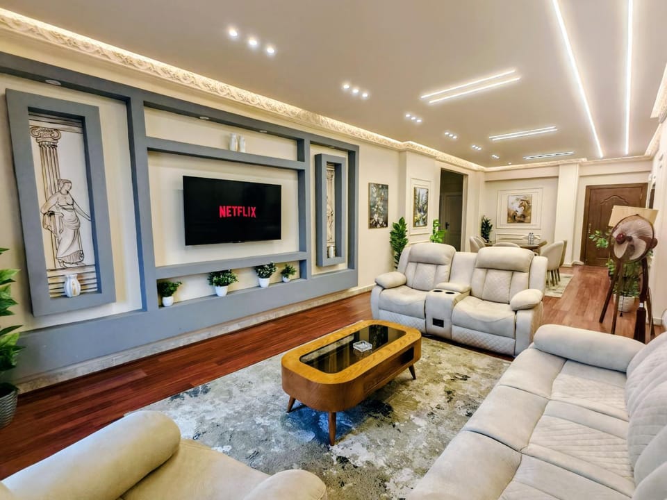 TV and multimedia, Living room, Seating area