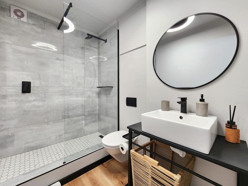 Shower, Bathroom